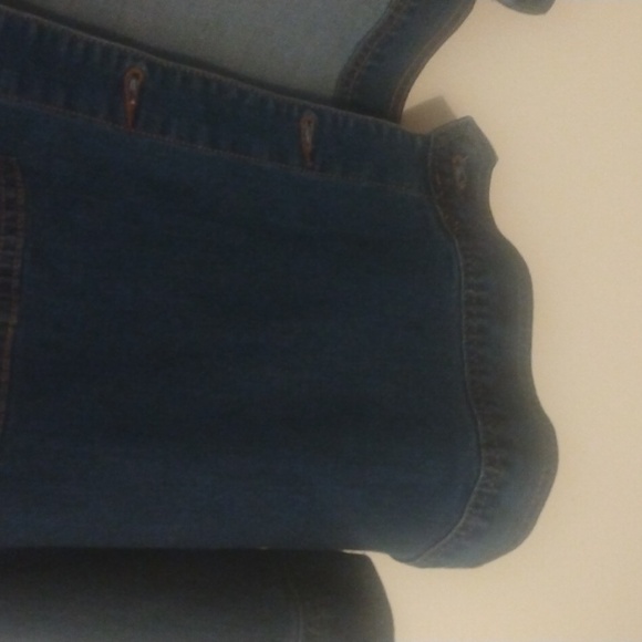 Great Denim jacket. 3/4 sleeve brand is Red Ruby woman. - Picture 3 of 7